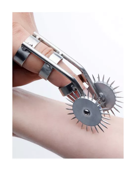 Spikes Double Finger Pinwheel
