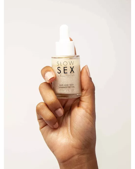 INTIMATE SHIMMER DRY OIL